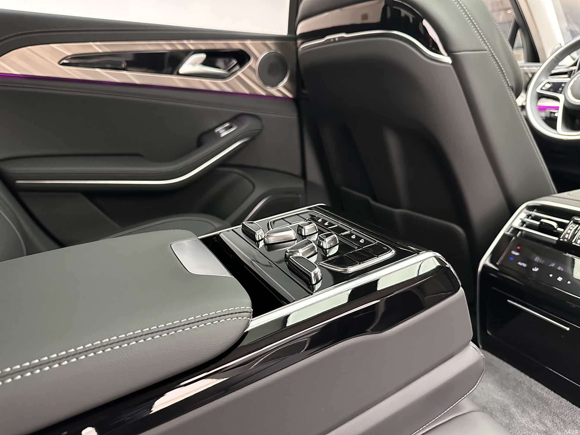 Hongqi H9, 2021 16