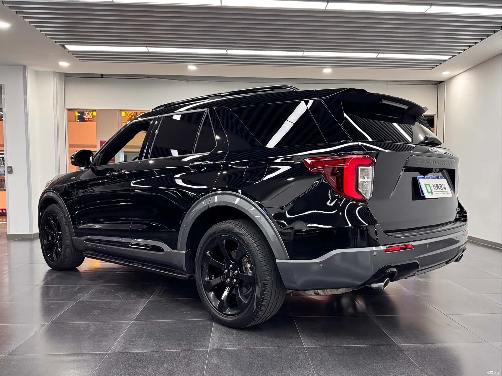 Ford Explorer, 2022 3
