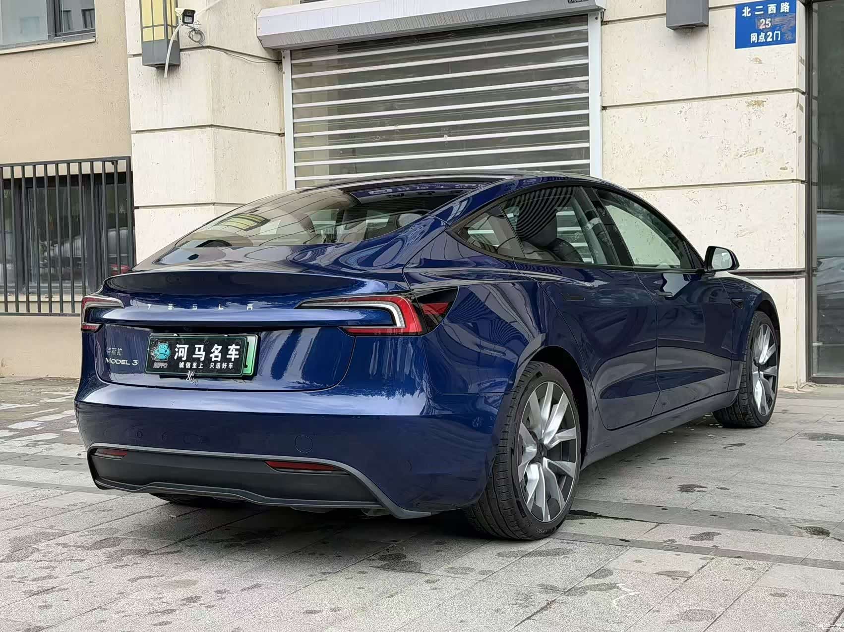 Tesla Model 3, 2025 11
