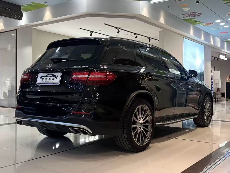 Mercedes-Benz GLC AMG