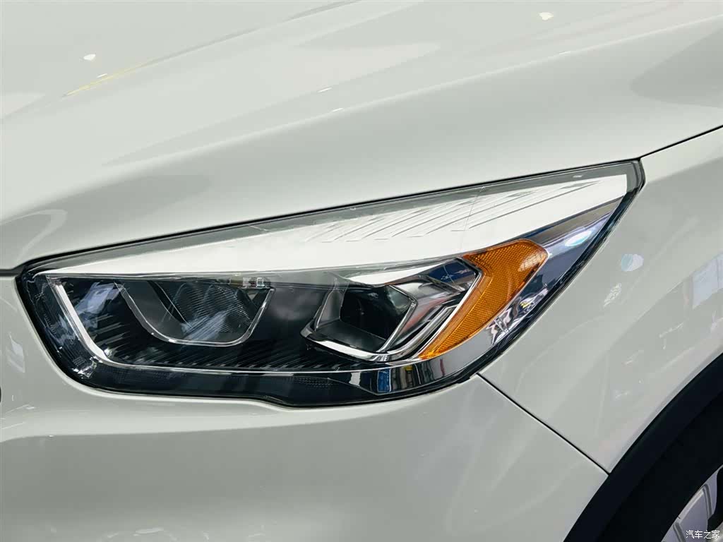 Ford Kuga, 2017 11
