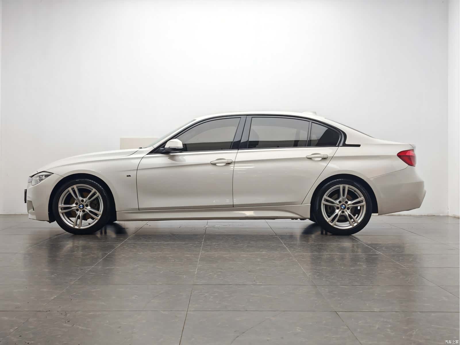 BMW 3 Series, 2019 11