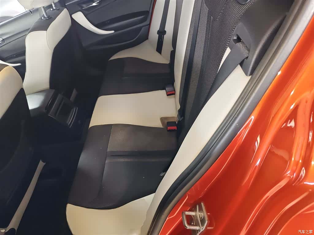BMW 1 Series, 2015 13