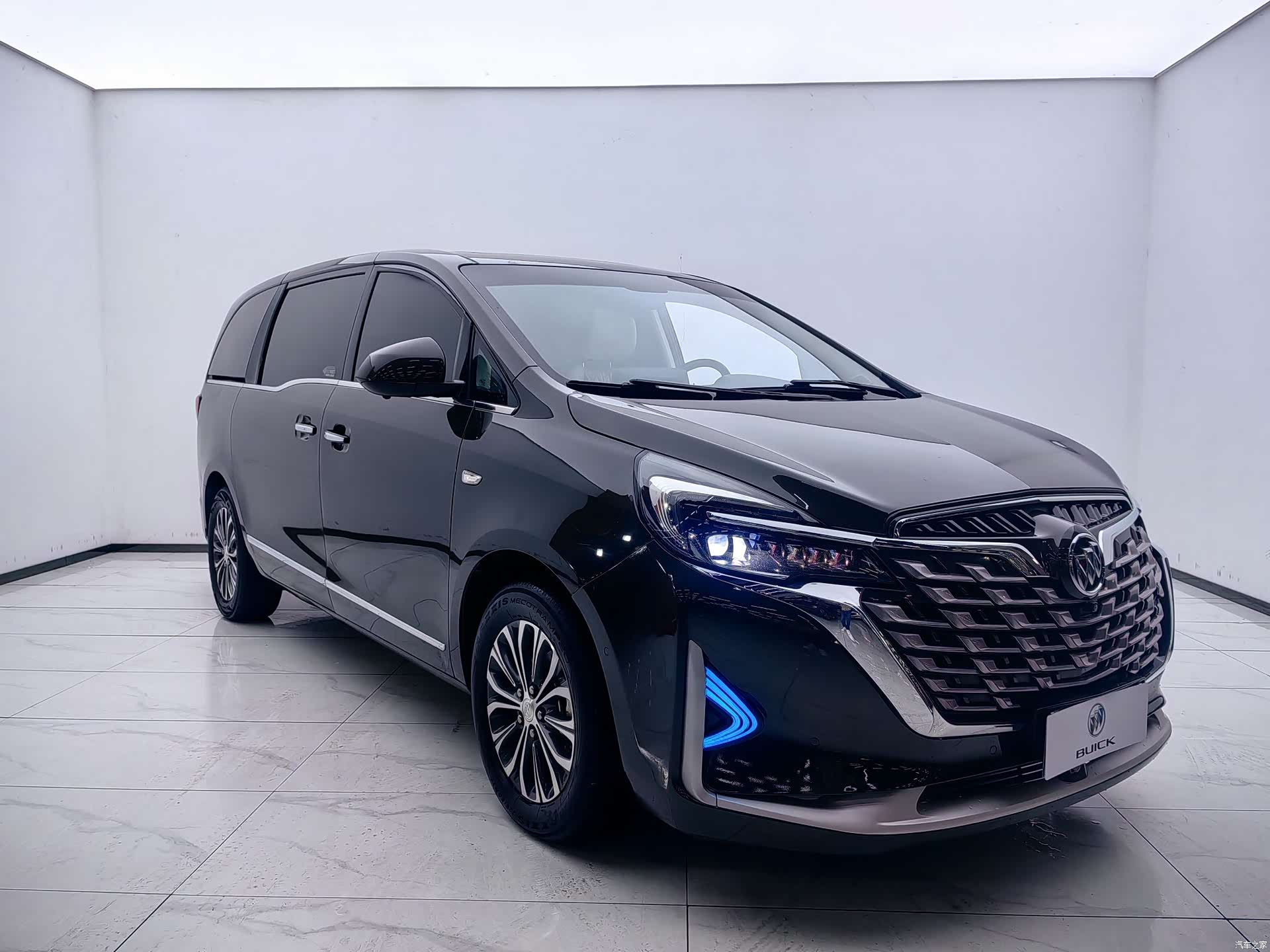 Buick GL8, 2021 3