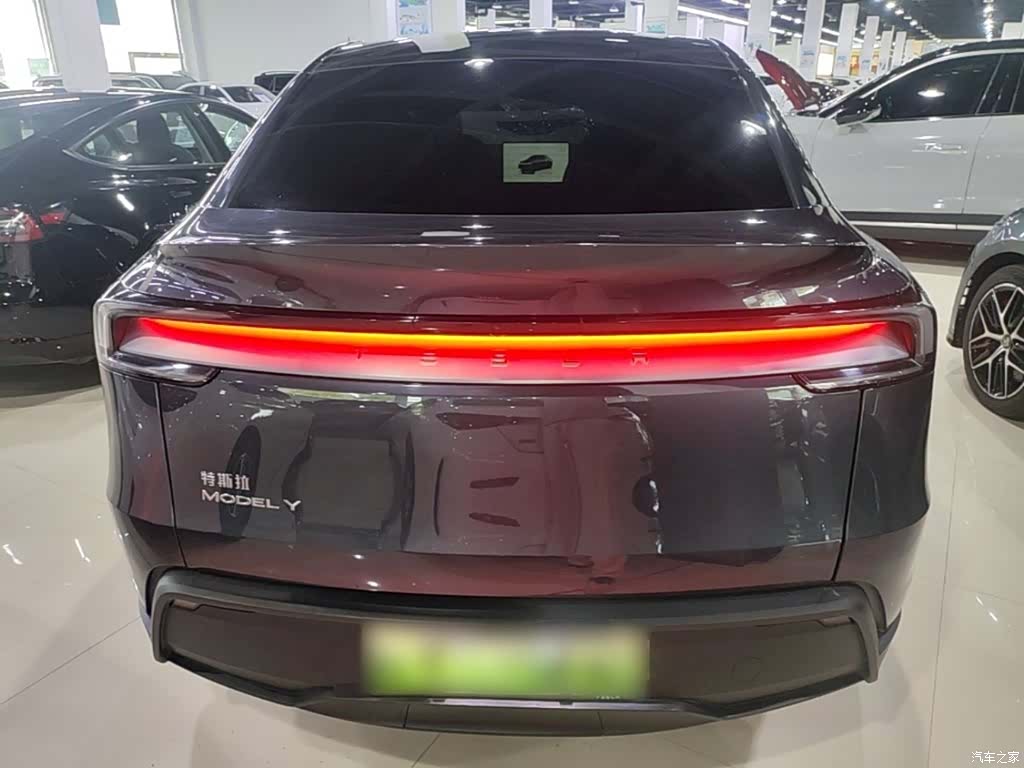 Tesla Model Y, 2025 6