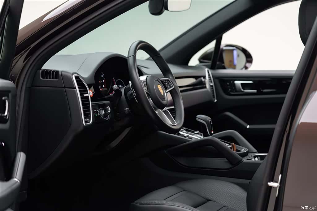 Porsche Cayenne, 2018 9
