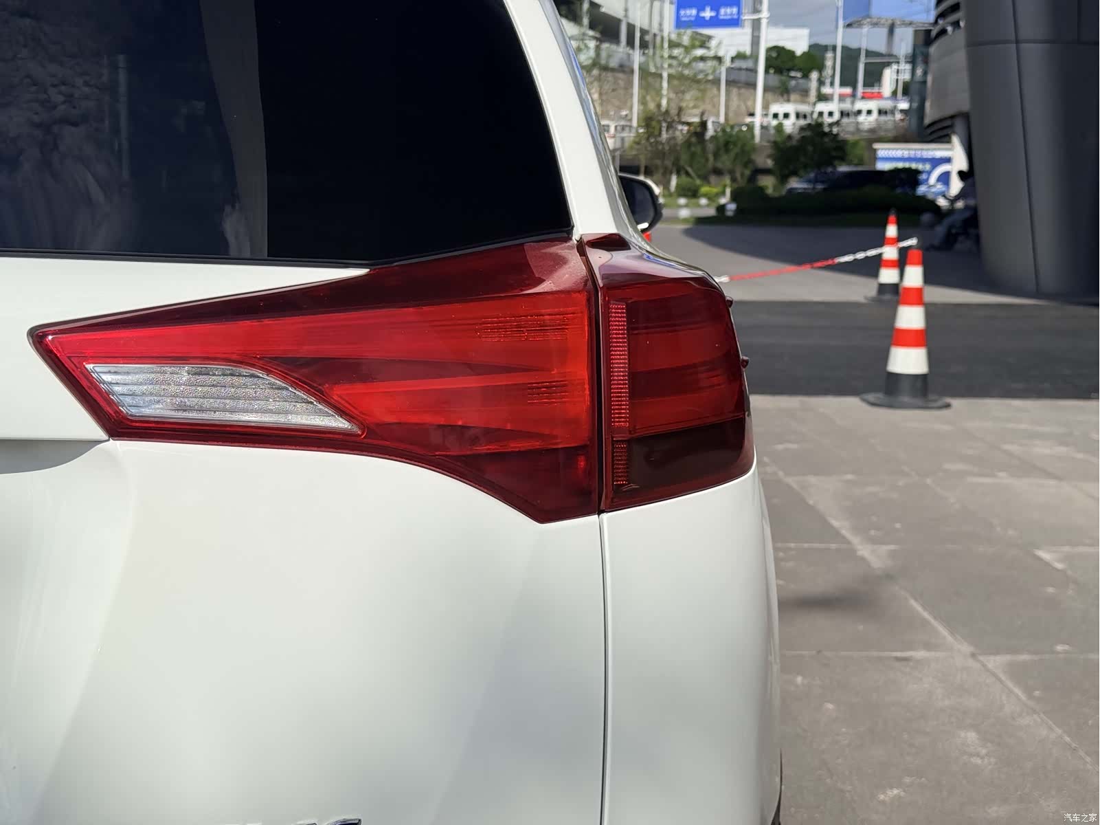 Toyota RAV4, 2015 10