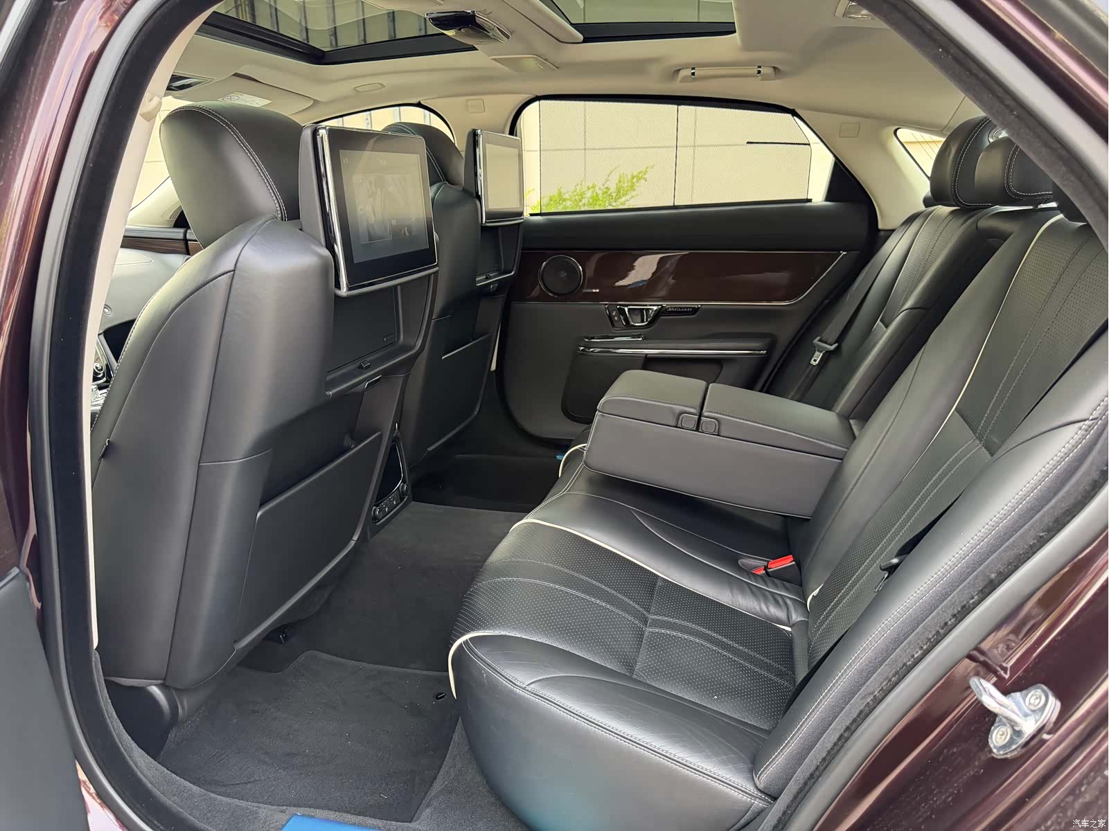 Jaguar XJ, 2016 9
