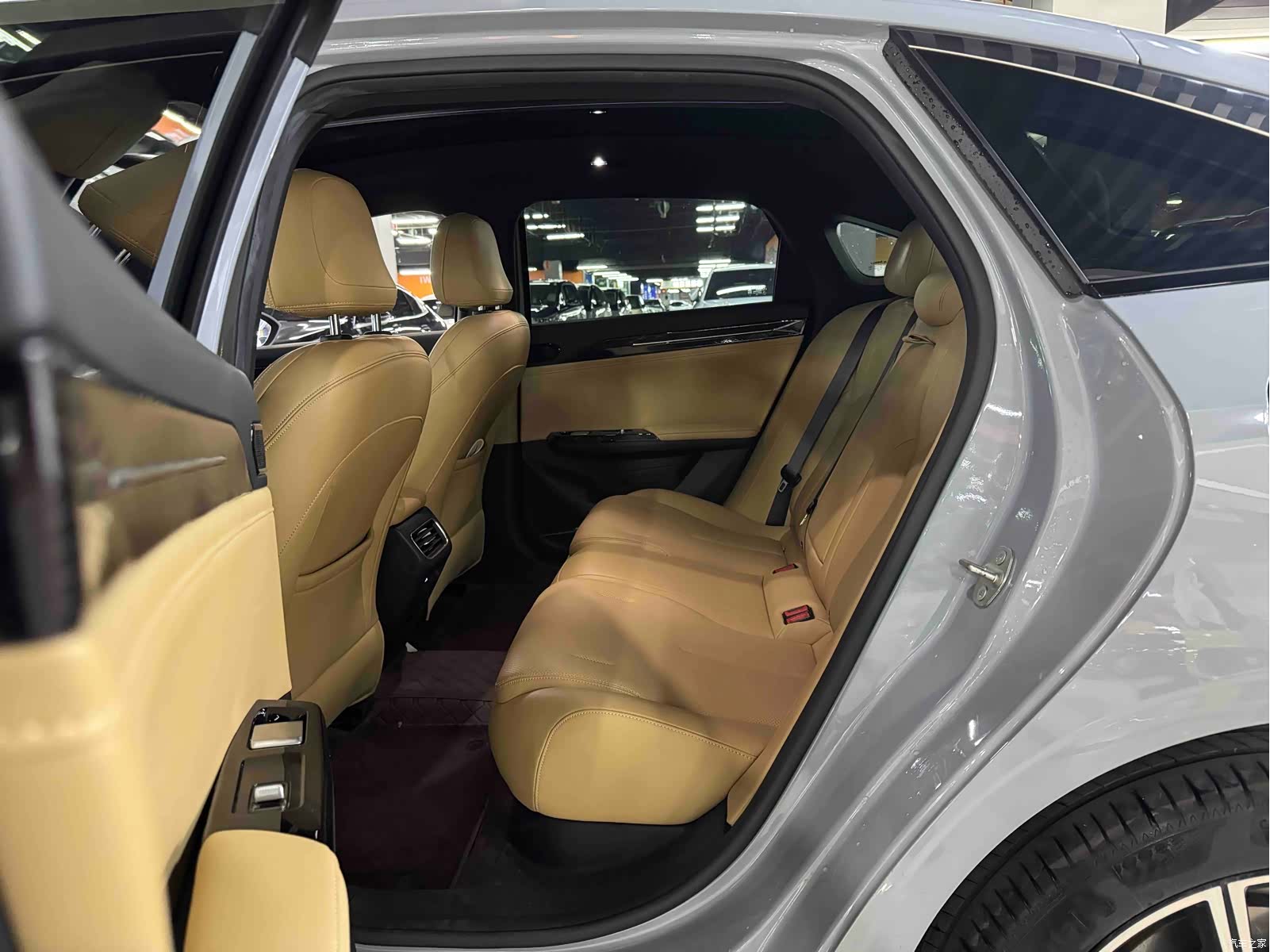 Geely Galaxy L6, 2024 4