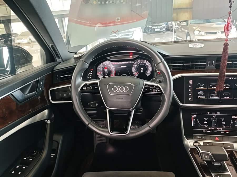 Audi A6L 2020, фото 11