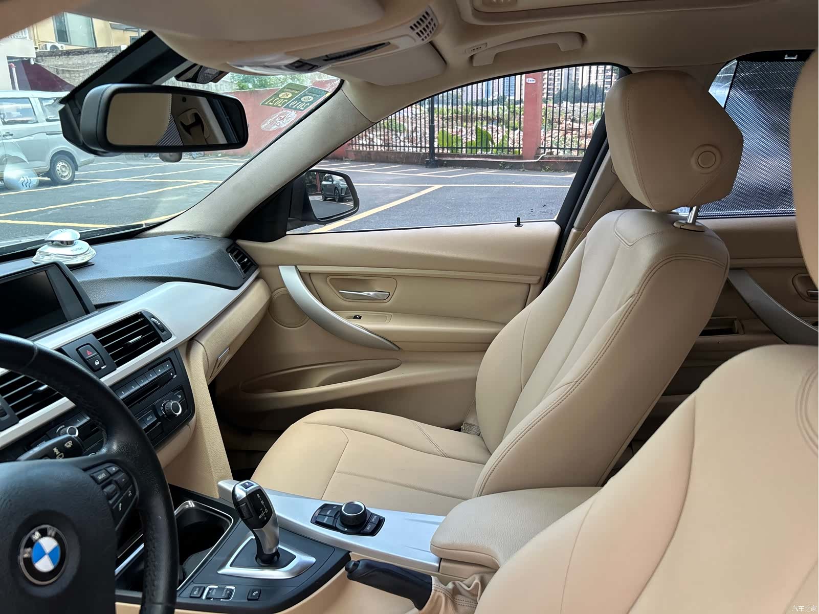 BMW 3 Series, 2015 12
