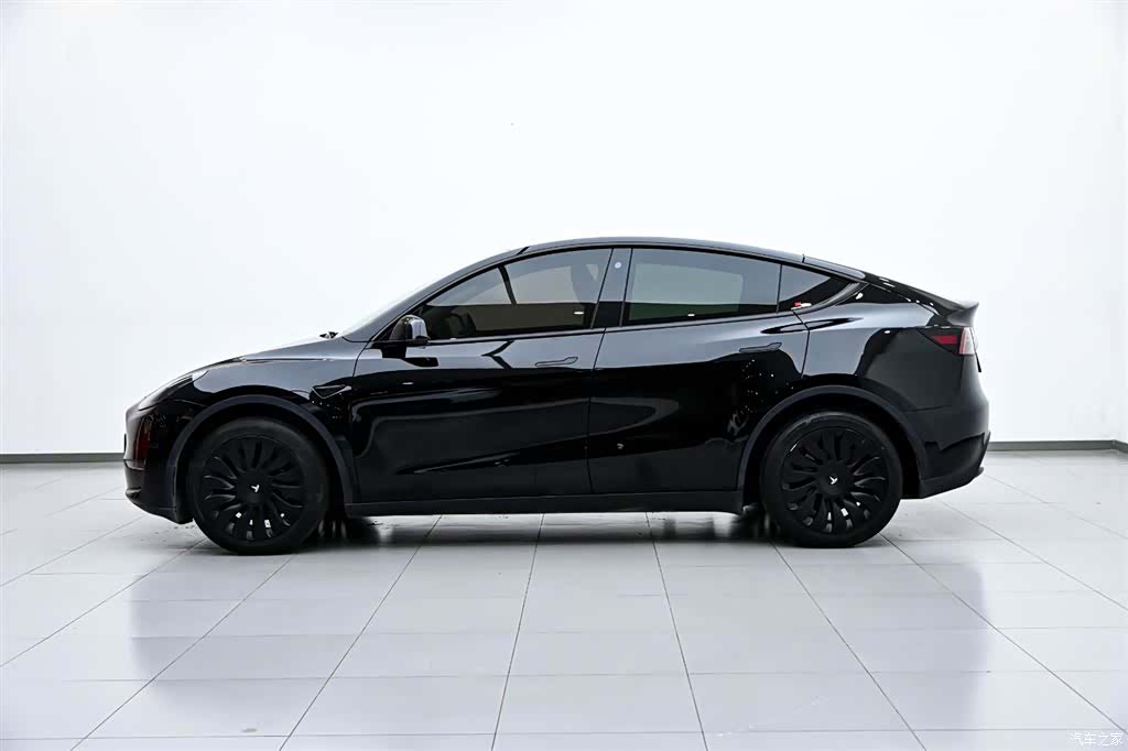 Tesla Model Y, 2023 4