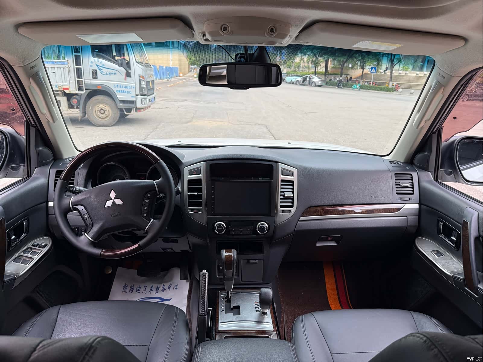 Mitsubishi Pajero, 2019 10
