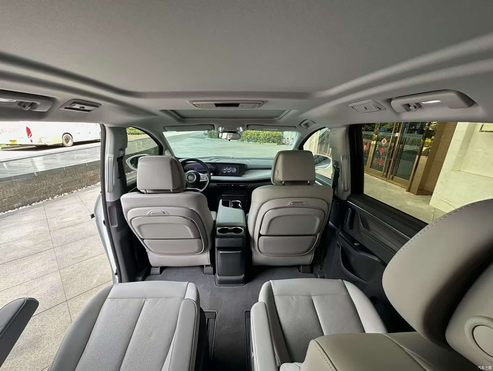 Buick GL8, 2025 11