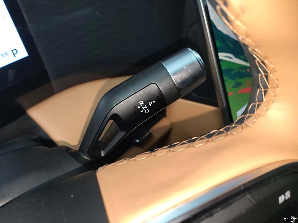 Geely Galaxy L7, 2025 10