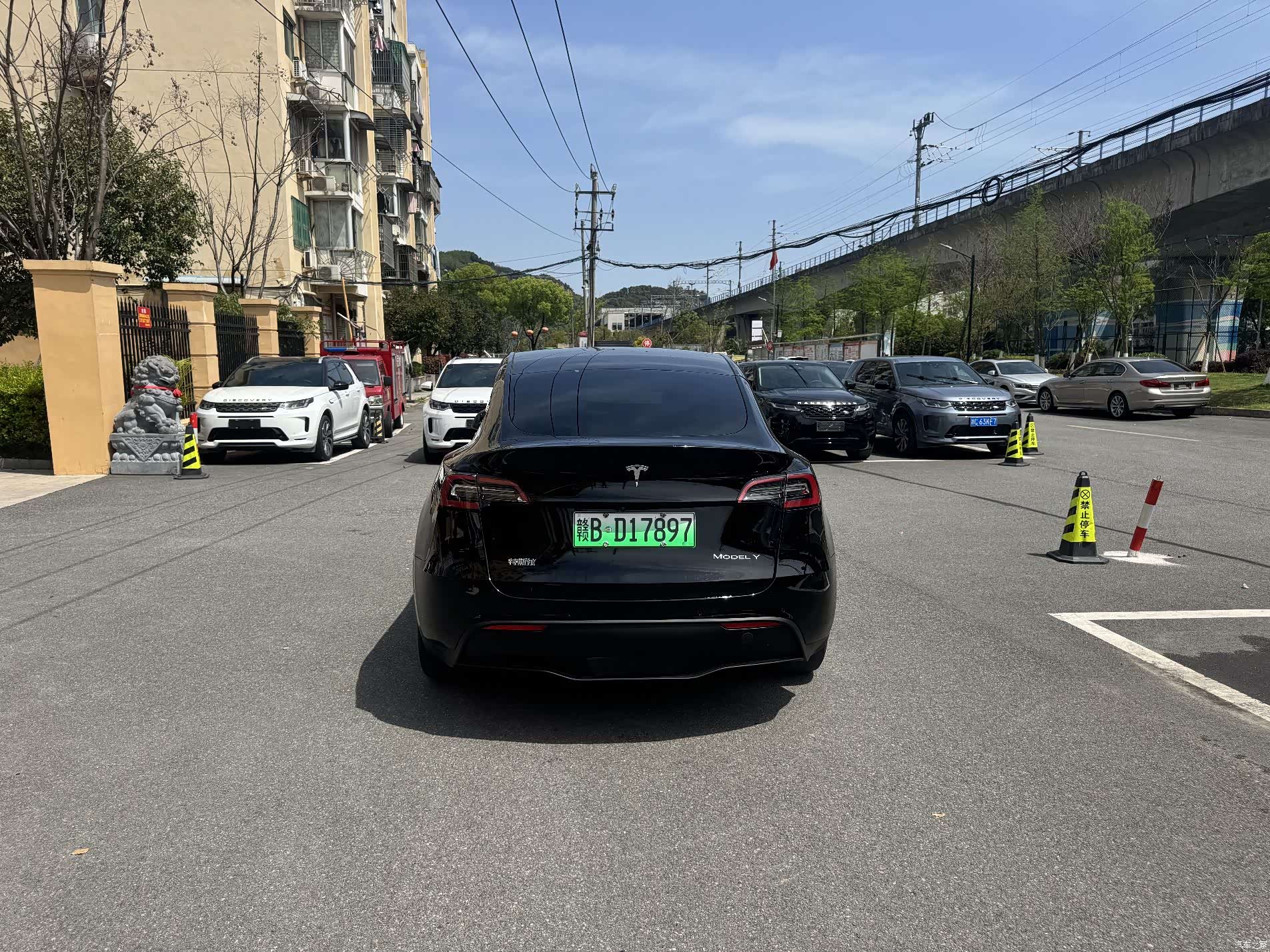 Tesla Model Y, 2021 все фото