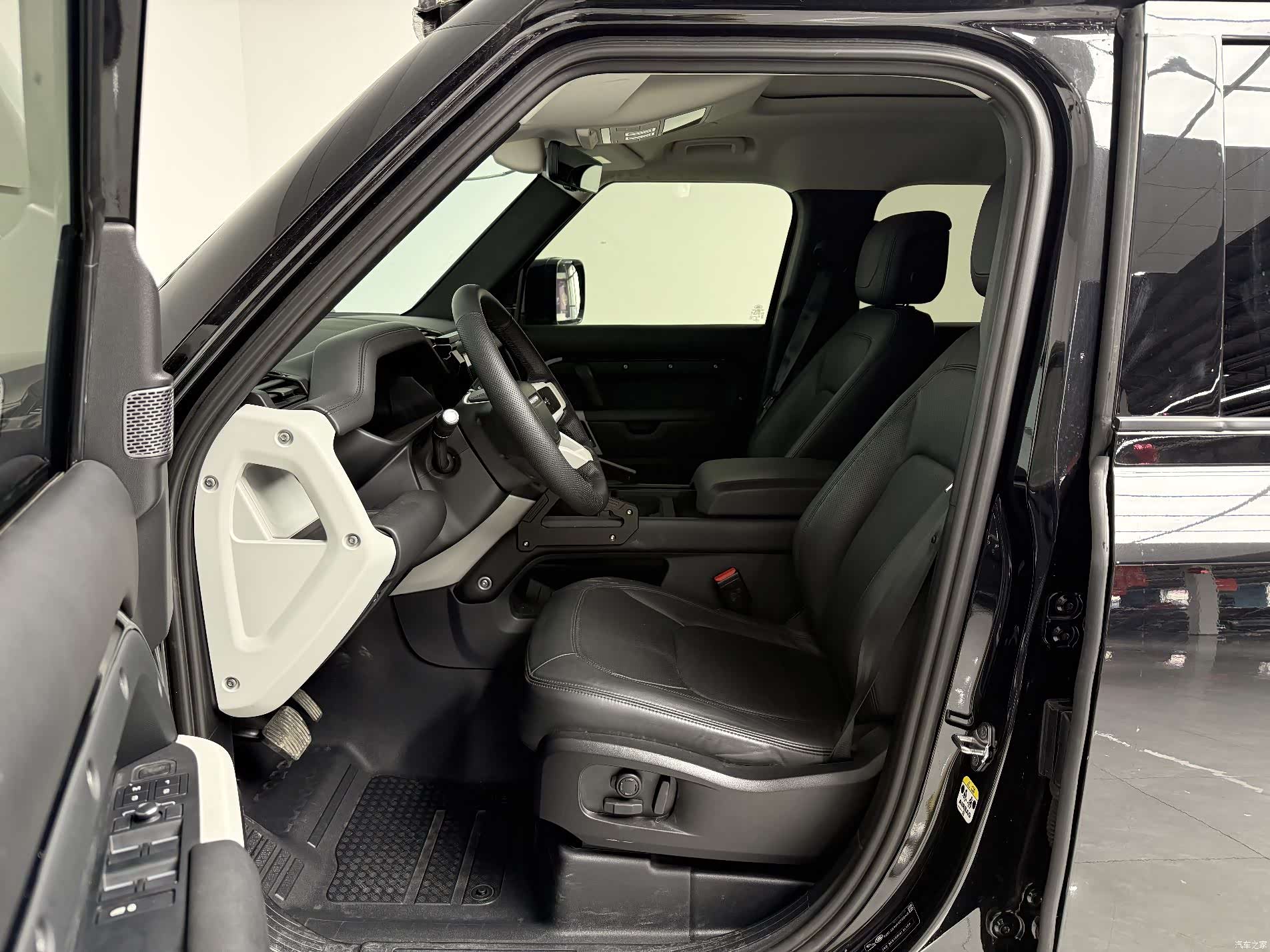Land Rover Defender, 2022 6