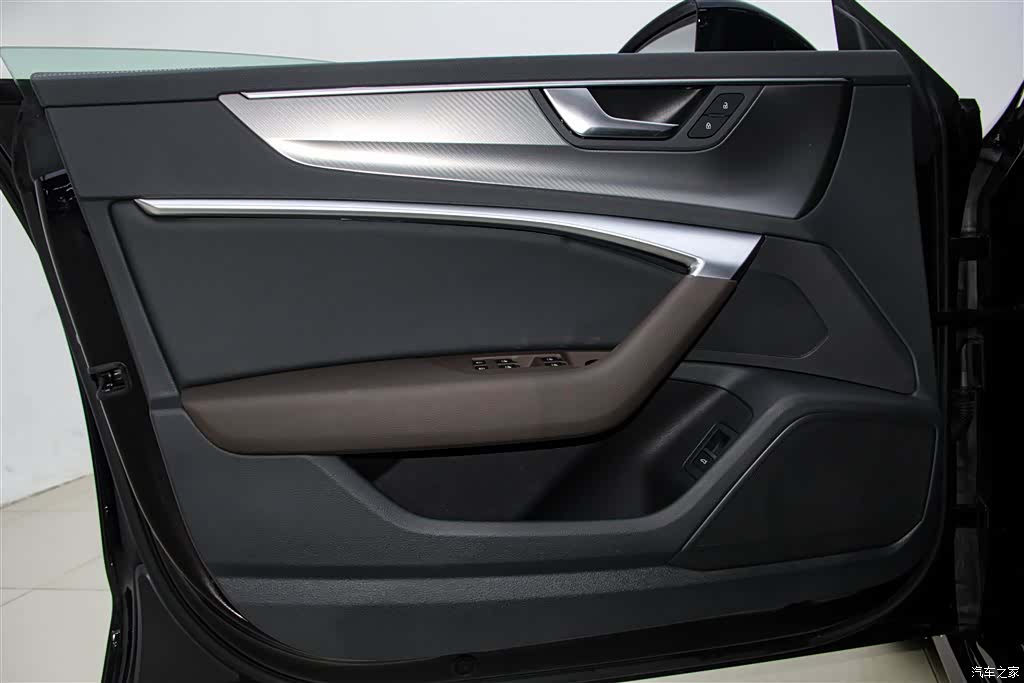 Audi A7L, 2024 17