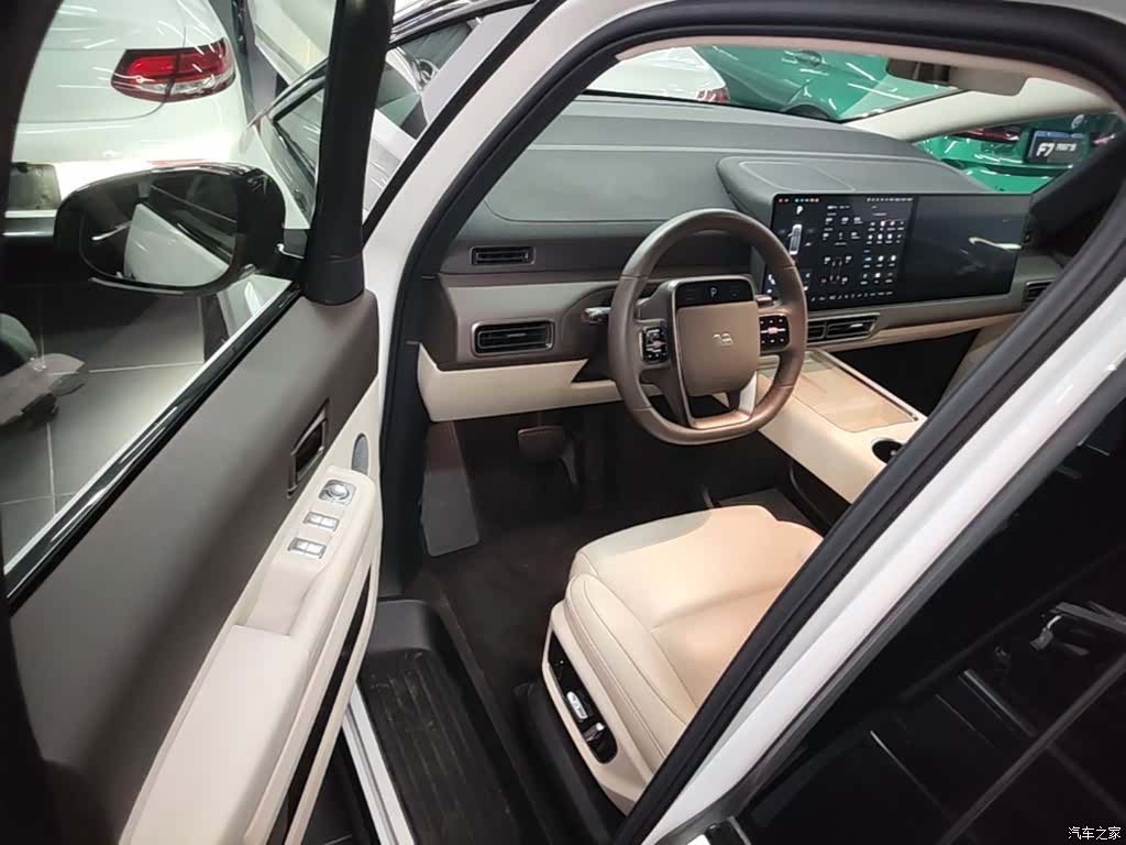 Li Auto MEGA, 2024 12