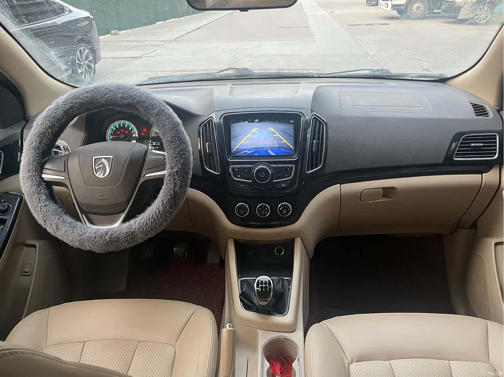 Wuling 730, 2015 6