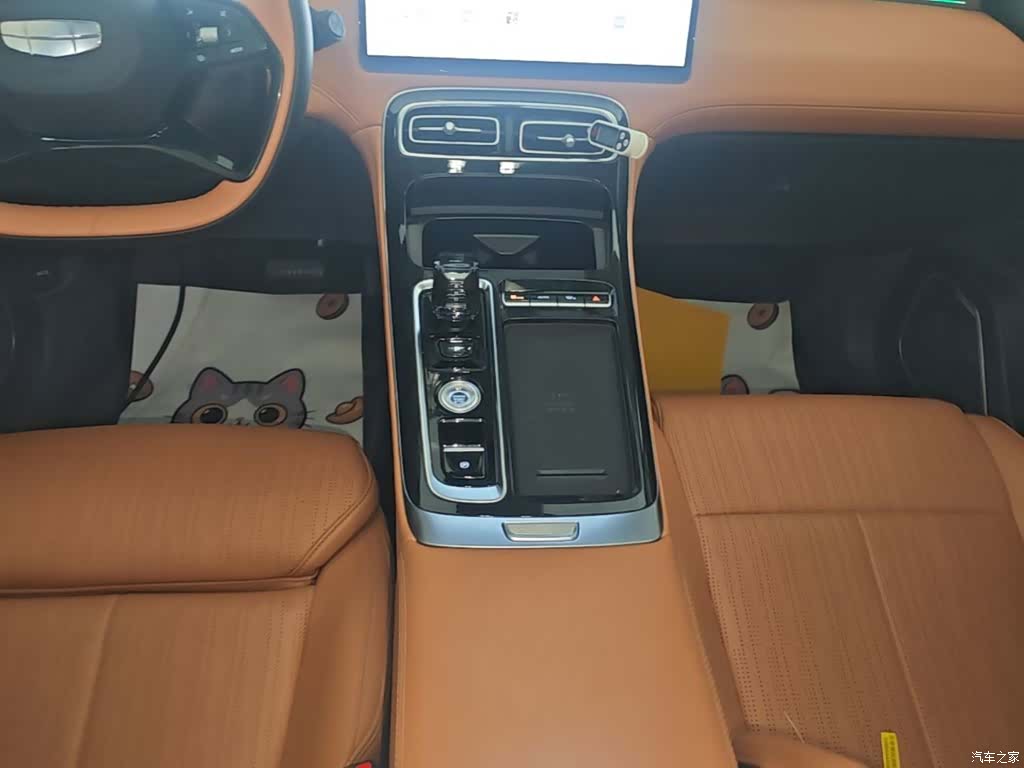 Geely Boyue, 2025 14