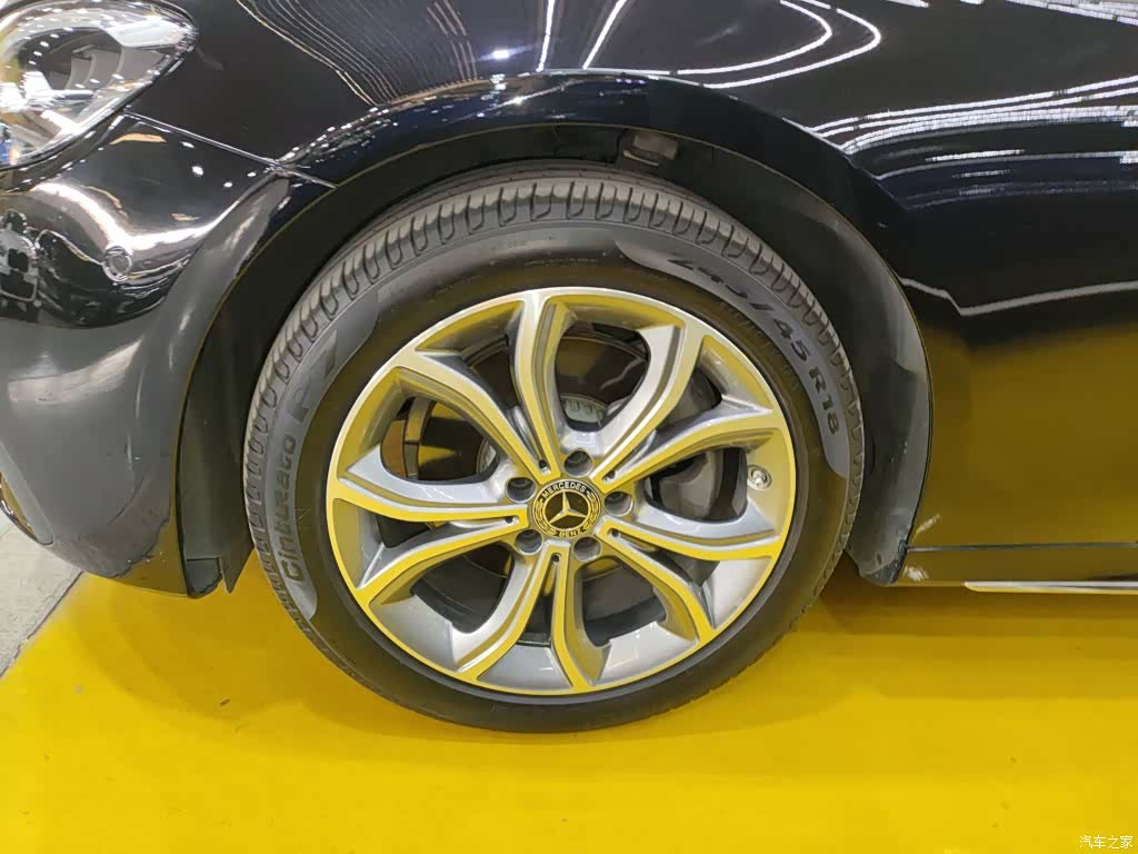 Mercedes-Benz E-Class, 2022 25