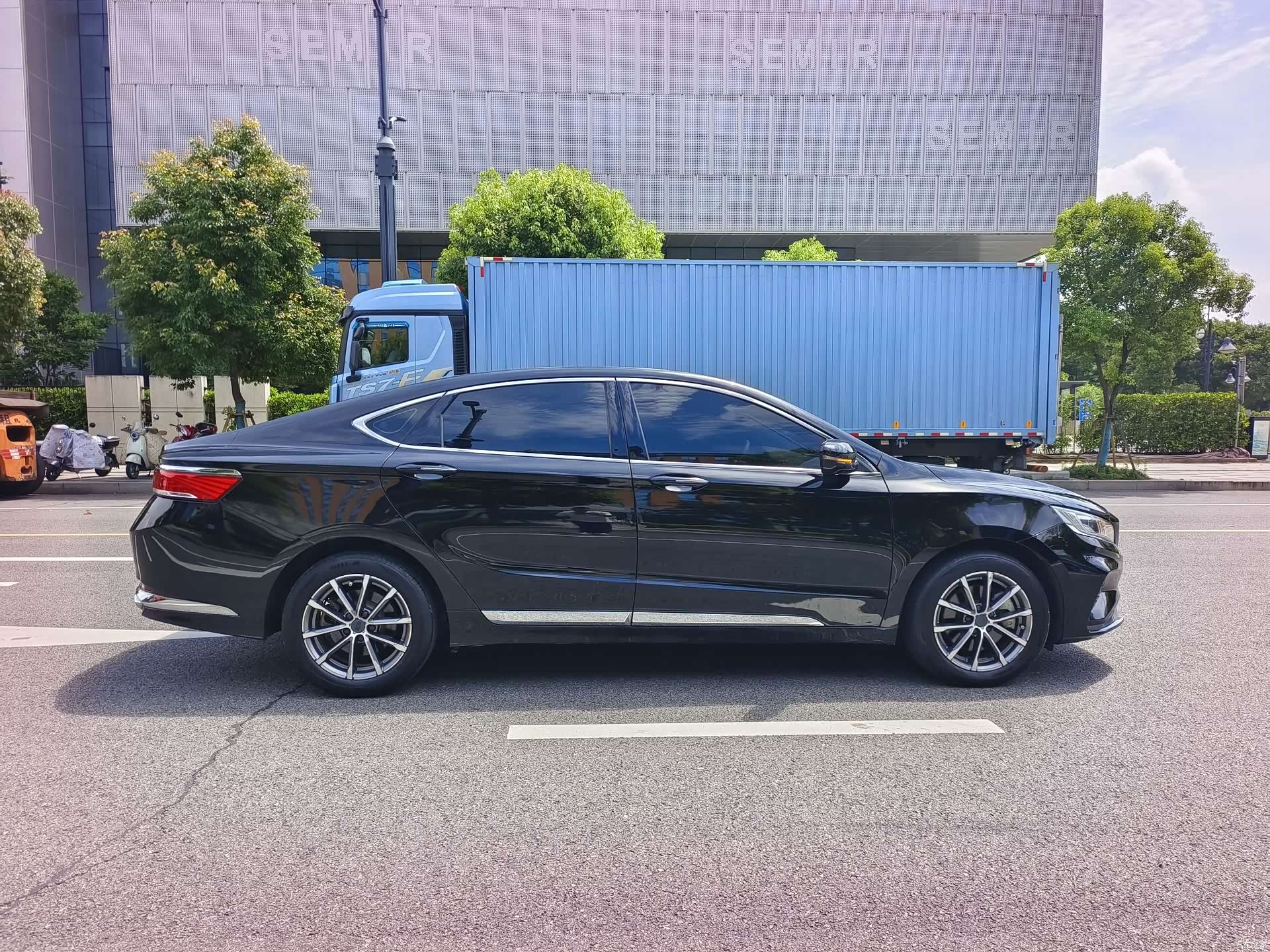 Geely +, 2021 10