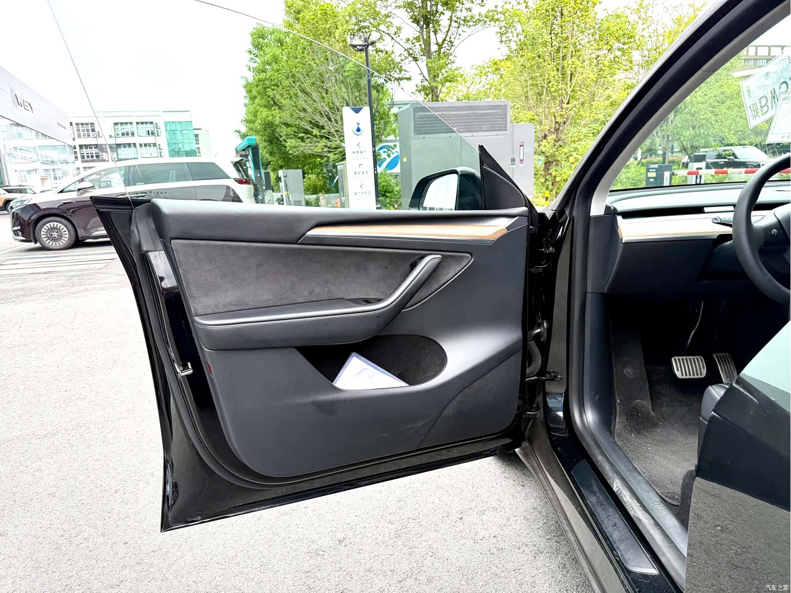Tesla Model Y, 2023 8