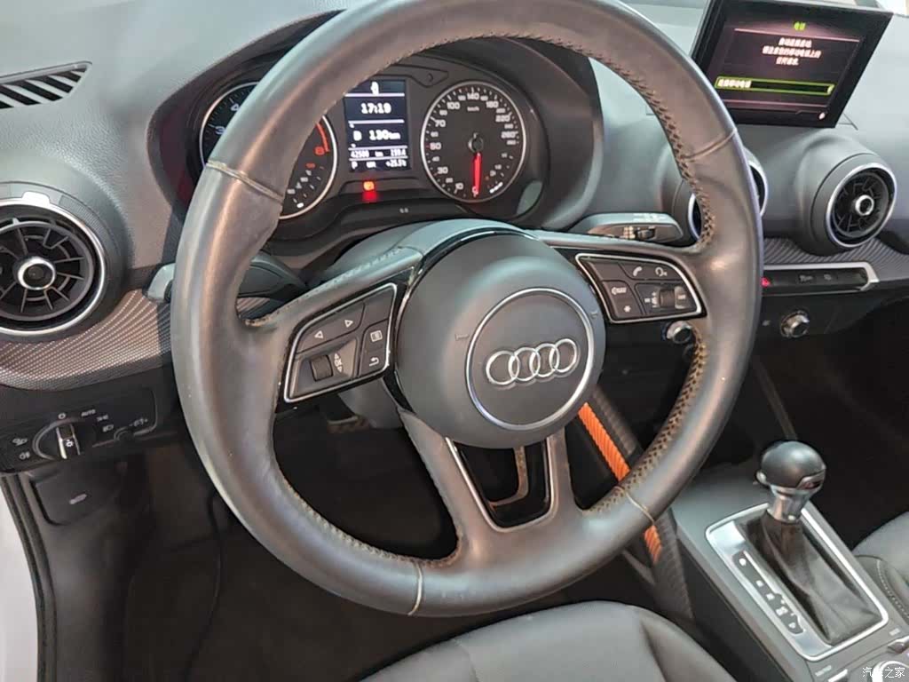 Audi Q2L, 2020 7