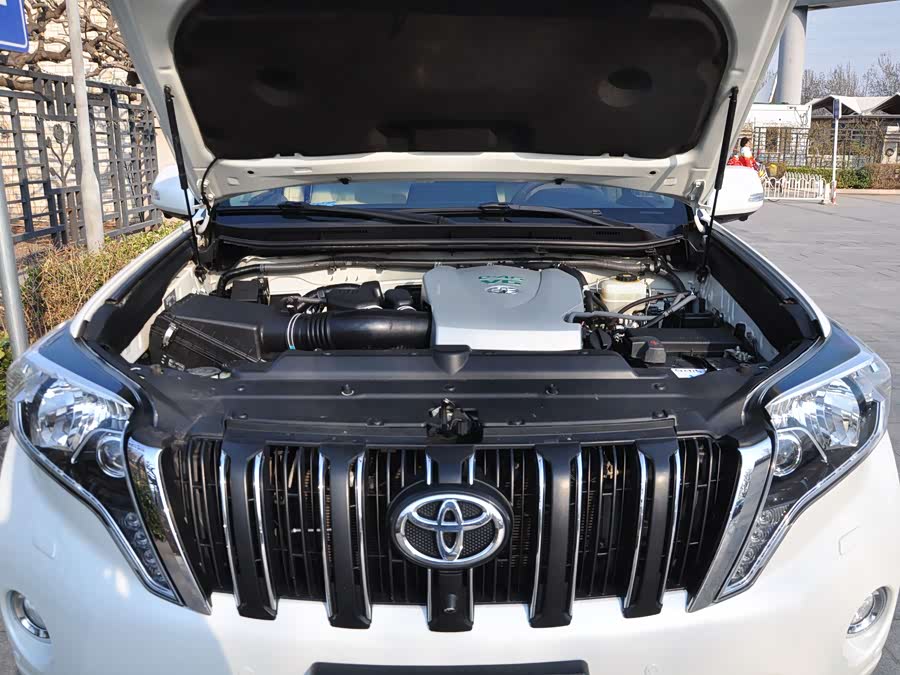 Toyota Prado 2017, фото 16