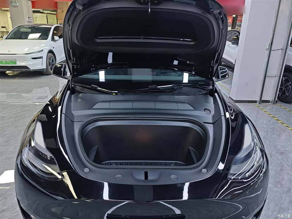 Tesla Model Y, 2023 20