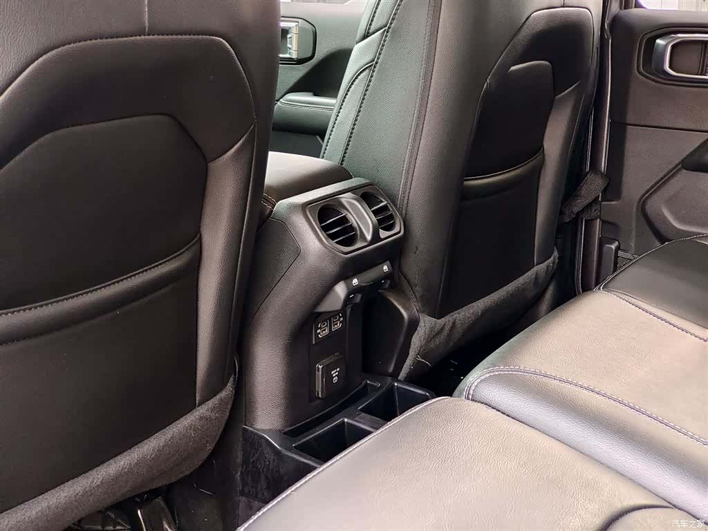 Jeep Wrangler, 2023 9