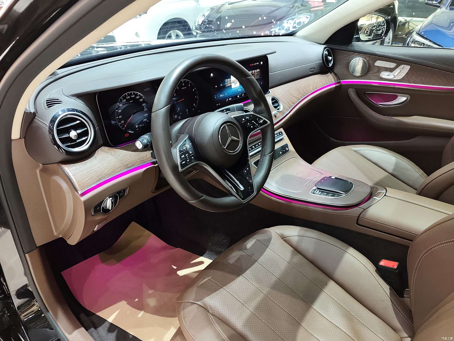 Mercedes-Benz E-Class, 2022 4