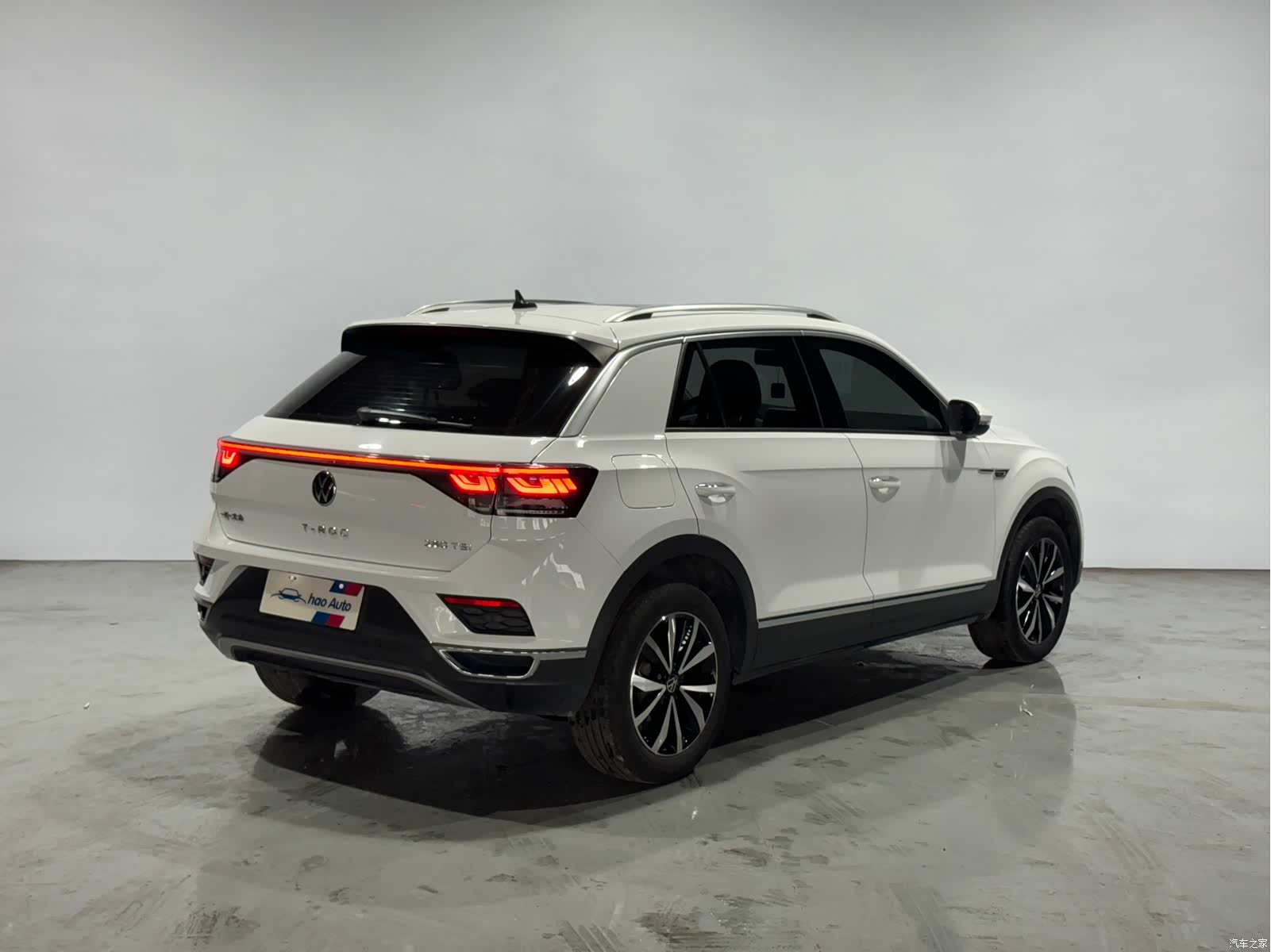 Volkswagen T-ROC, 2023 4