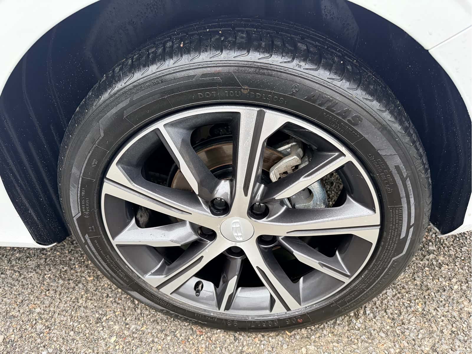 Geely Emgrand, 2023 9