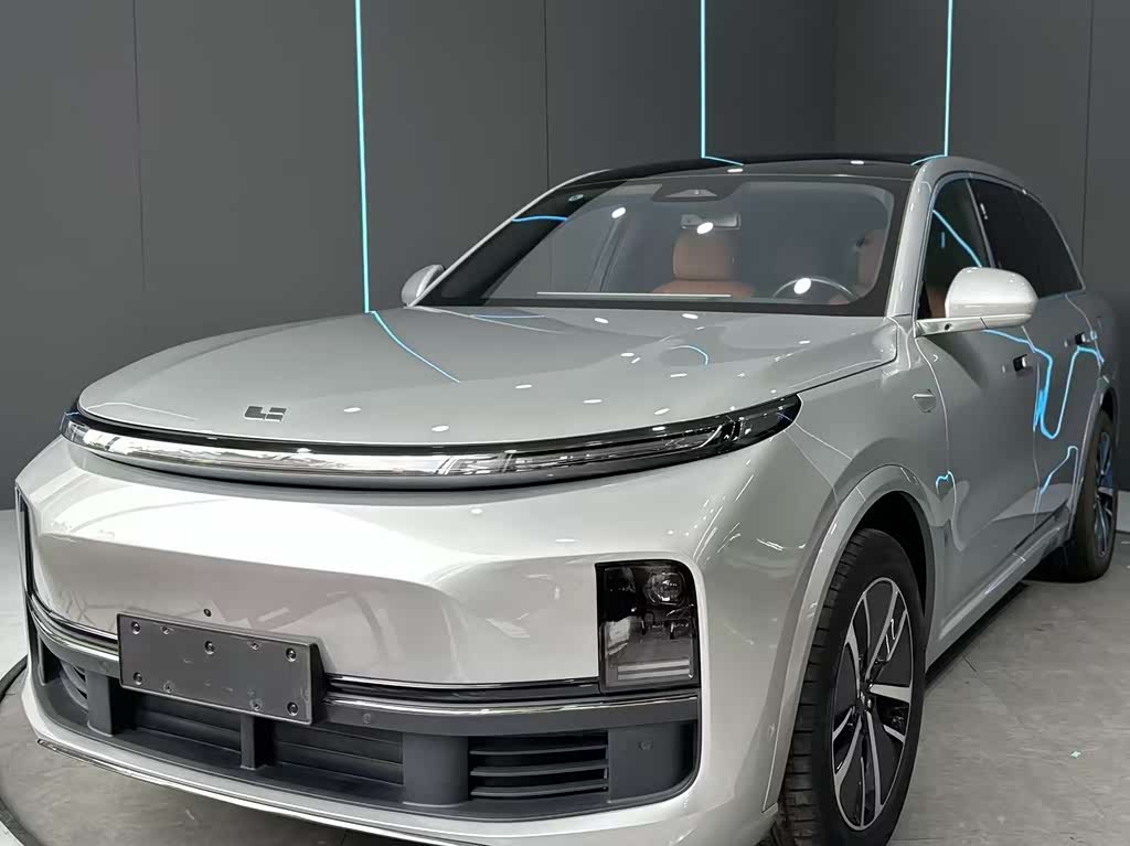 Li Auto L8
