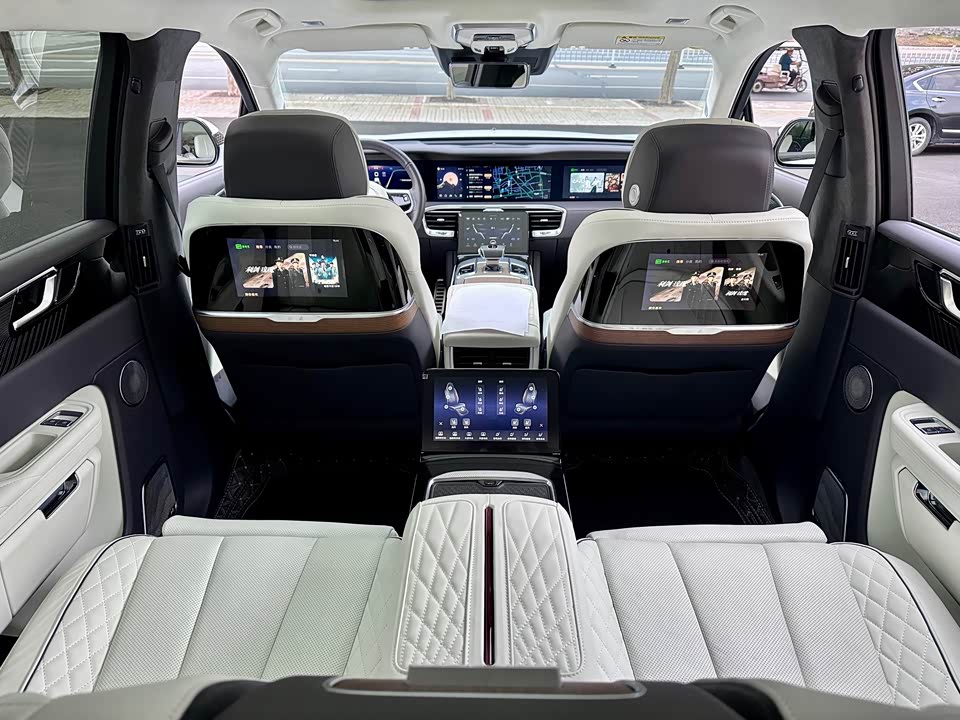 Hongqi E-HS9