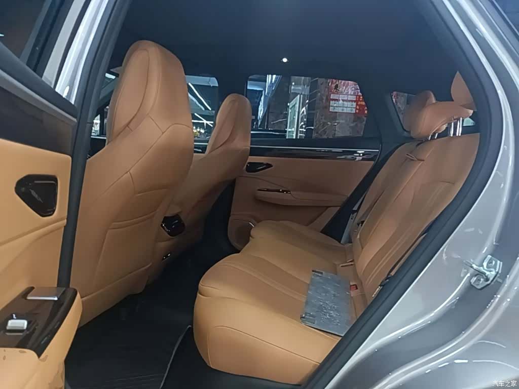 Geely Galaxy L7, 2026 17