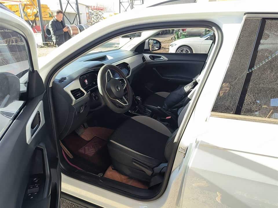 Volkswagen Exploring the shadow