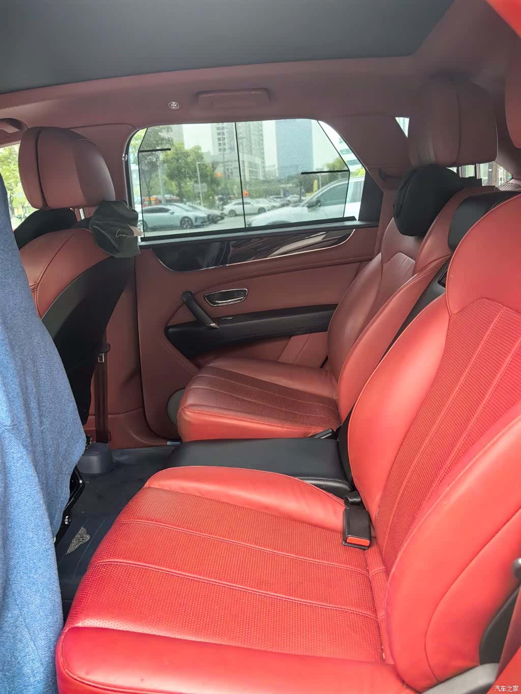 Bentley Bentayga, 2019 6