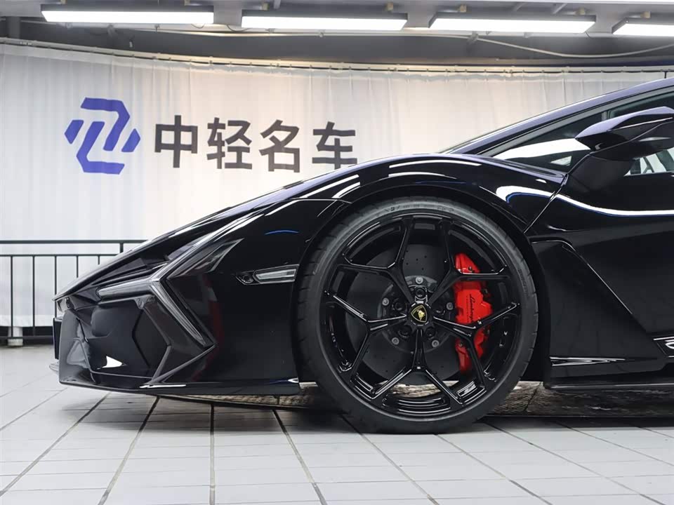Lamborghini Revuelto Lamborghini Revuelto