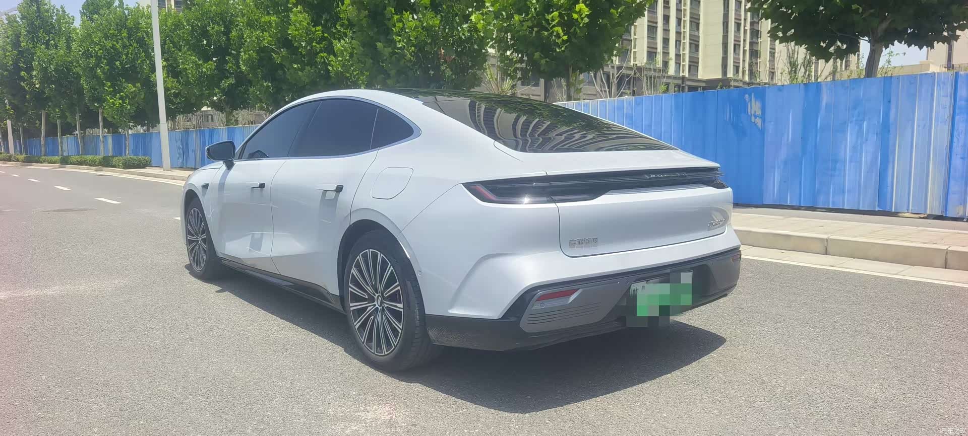 Geely 8, 2025 7