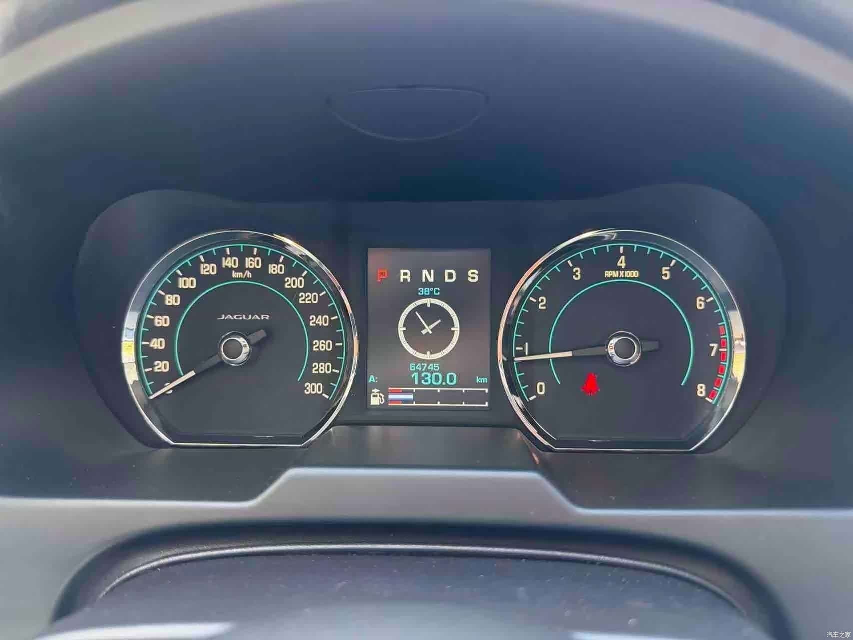 Jaguar XF, 2015 12