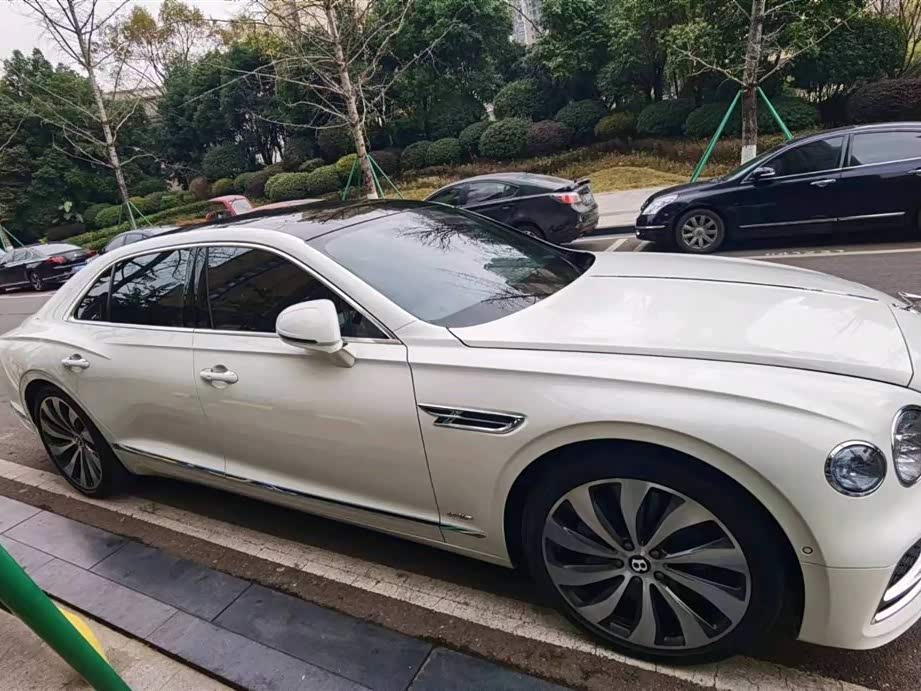 Bentley Flying