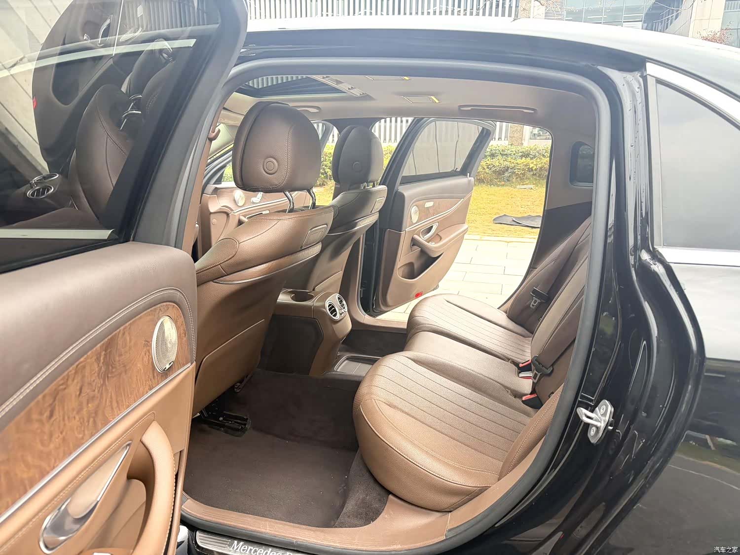 Mercedes-Benz E-Class, 2019 6