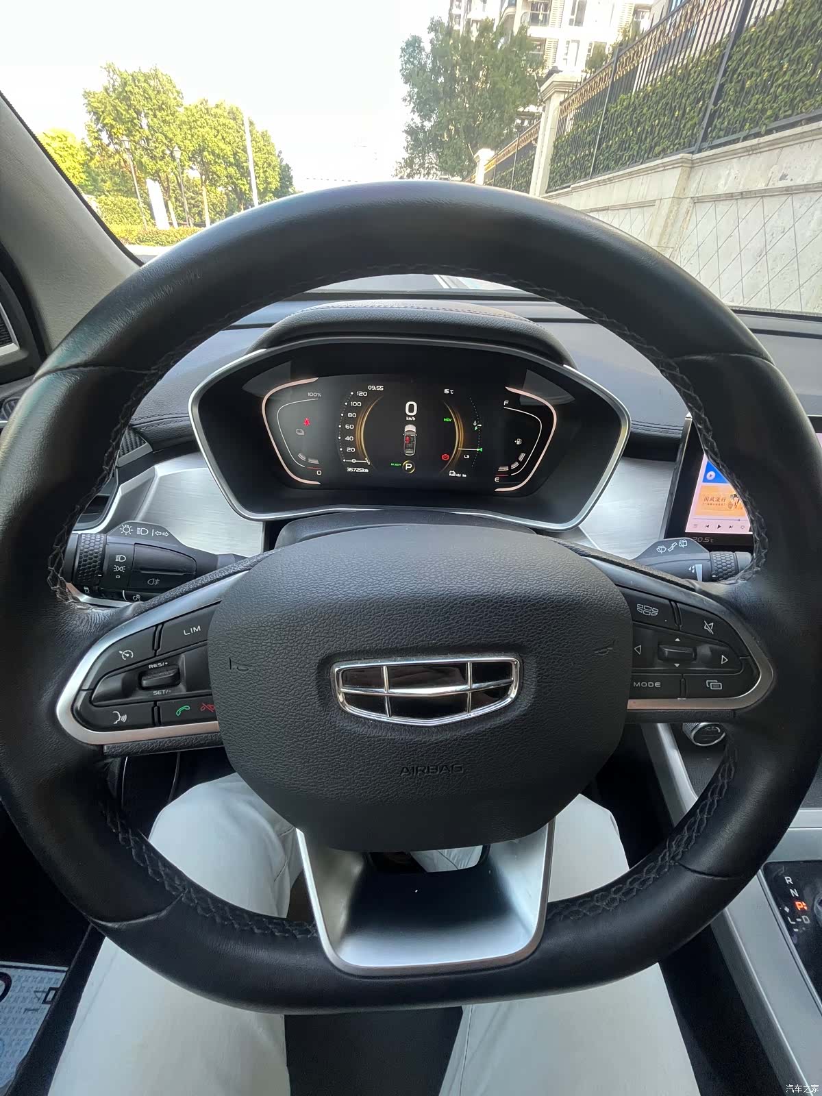 Geely Coolray, 2021 12