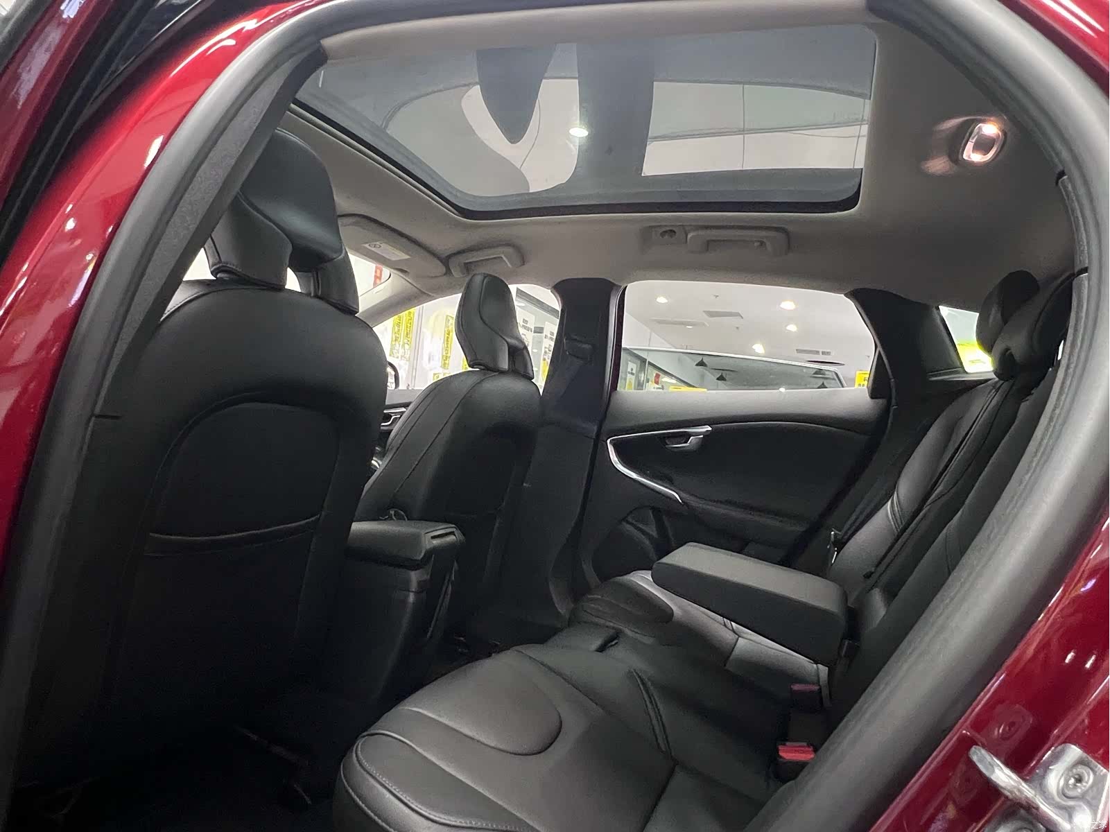 Volvo V40, 2016 16