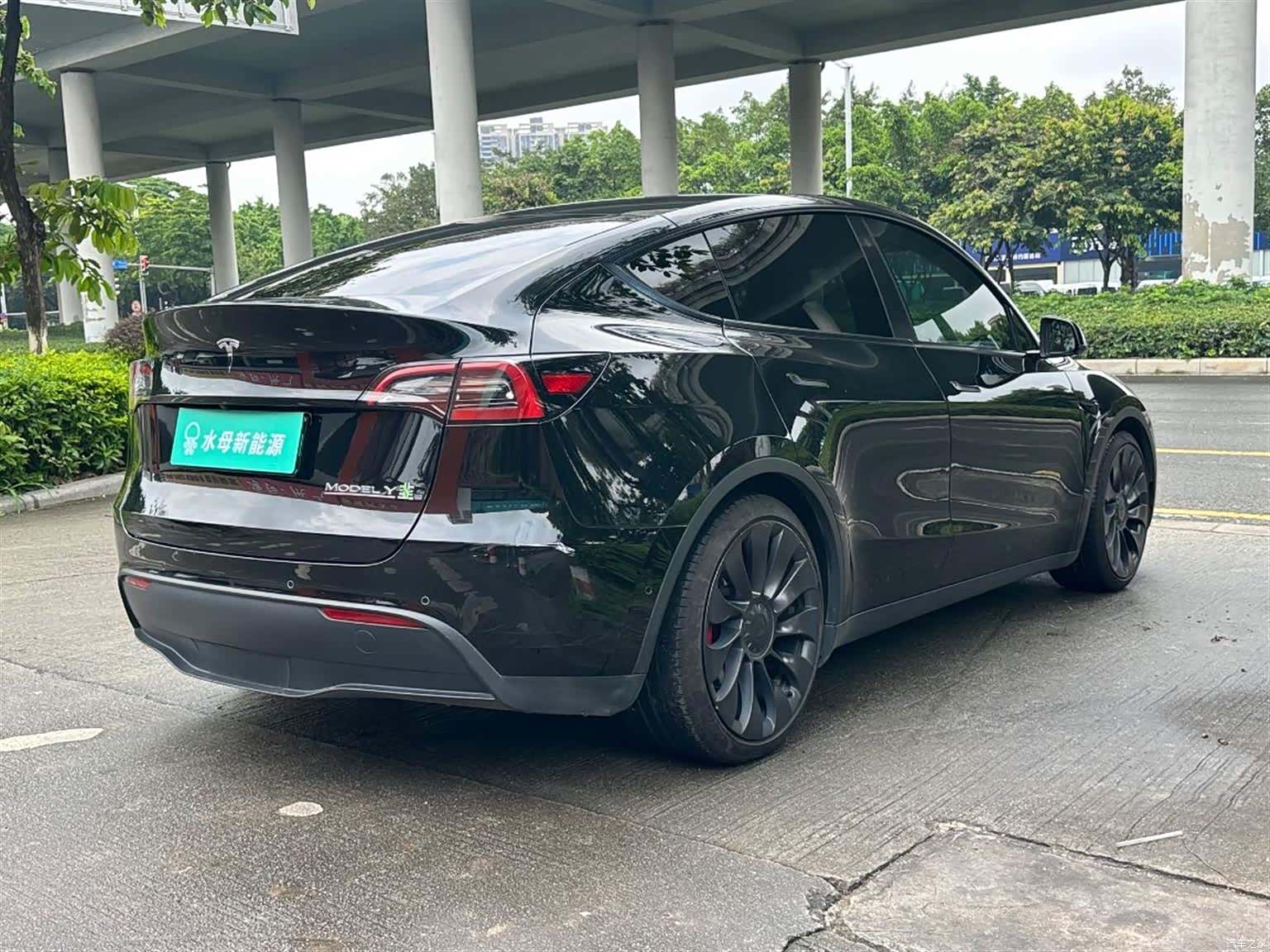 Tesla Model Y, 2021 4