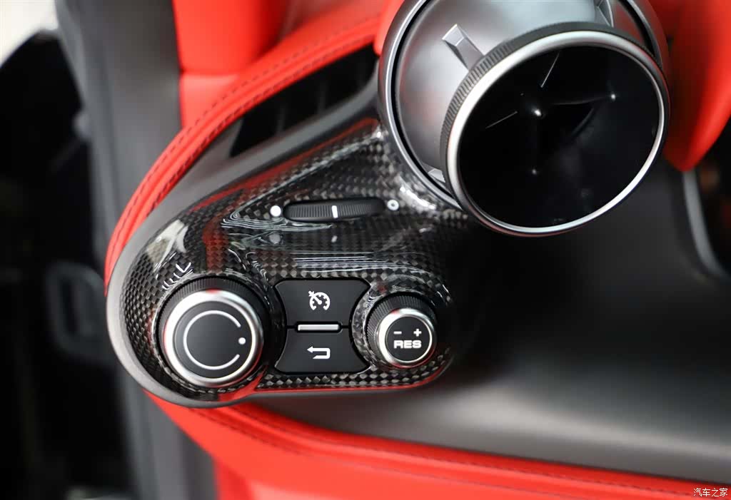 Ferrari F8, 2022 14