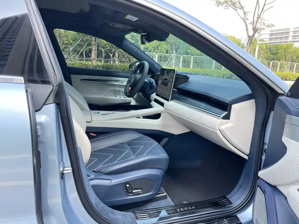 Zeekr 001